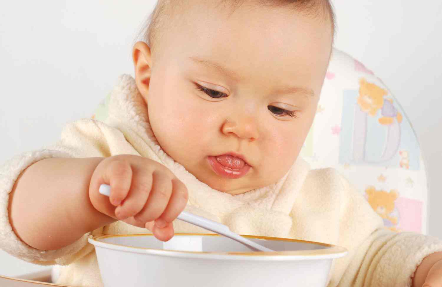 Что делать, если ребенок плохо кушает прикорм: 5 способов приучить грудничка есть новую пищу