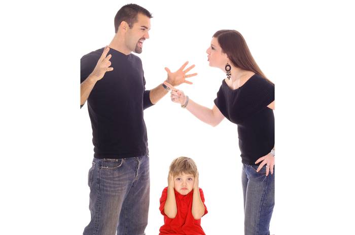Ссора родителей при ребенке: как влияют скандалы на детей  | психология