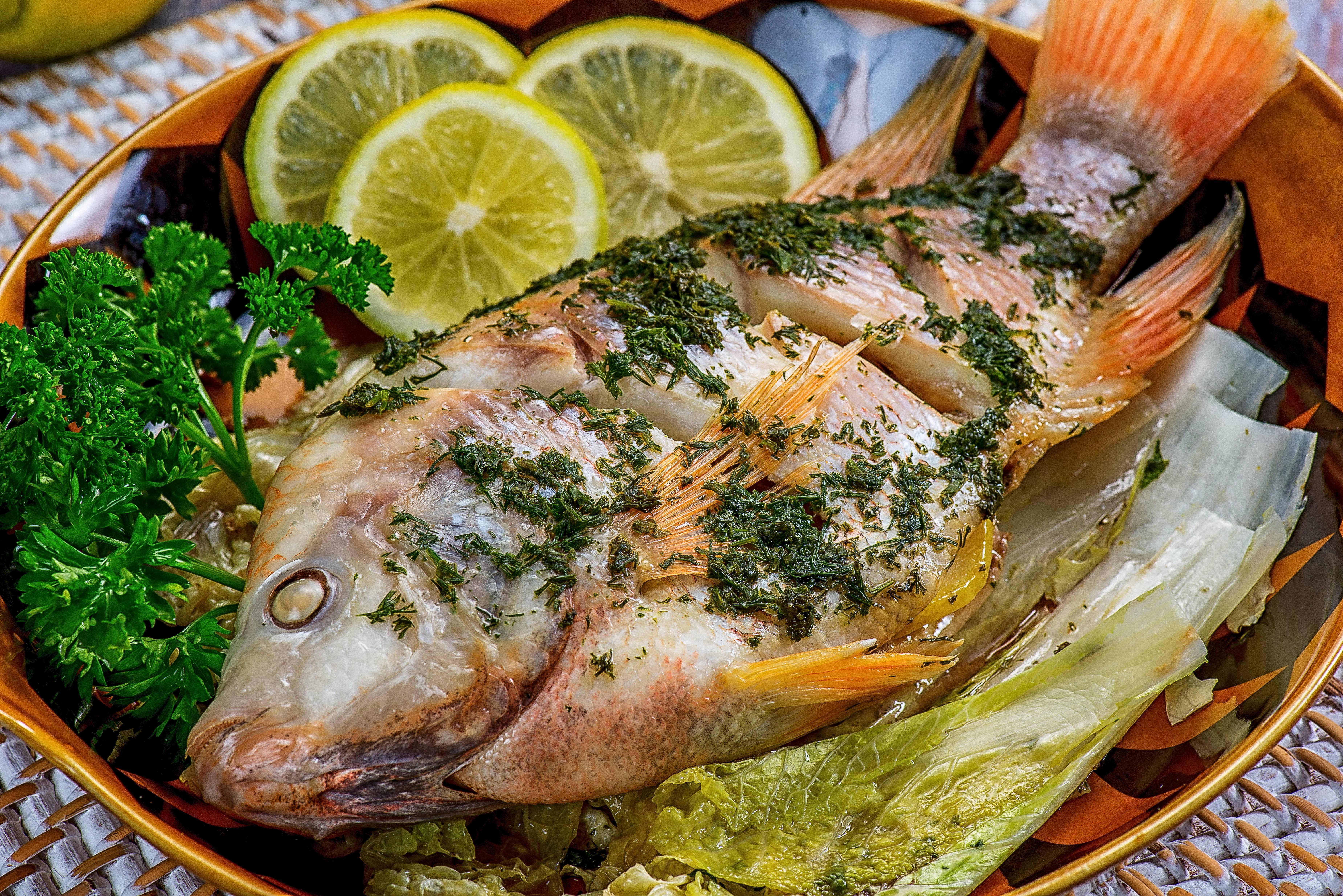 Рецепты вкусной речной рыбы. Морская рыба простипома. Блюда из рыбы. Блюдо "рыба". Рыба приготовленная.