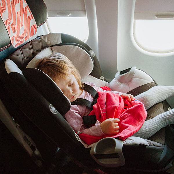 Перелет с младенцем в самолете — что нужно знать