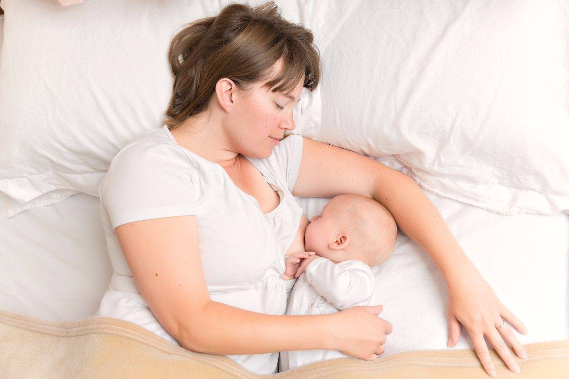 Беременность на фоне грудного вскармливания: чего боятся мамы
