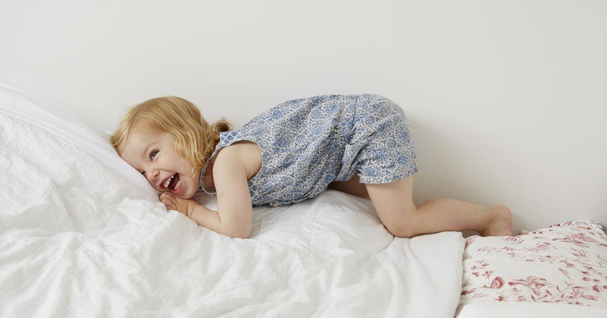 Как приучить ребенка спать в своей кроватке: 4 успешных шага и частые ошибки родителей