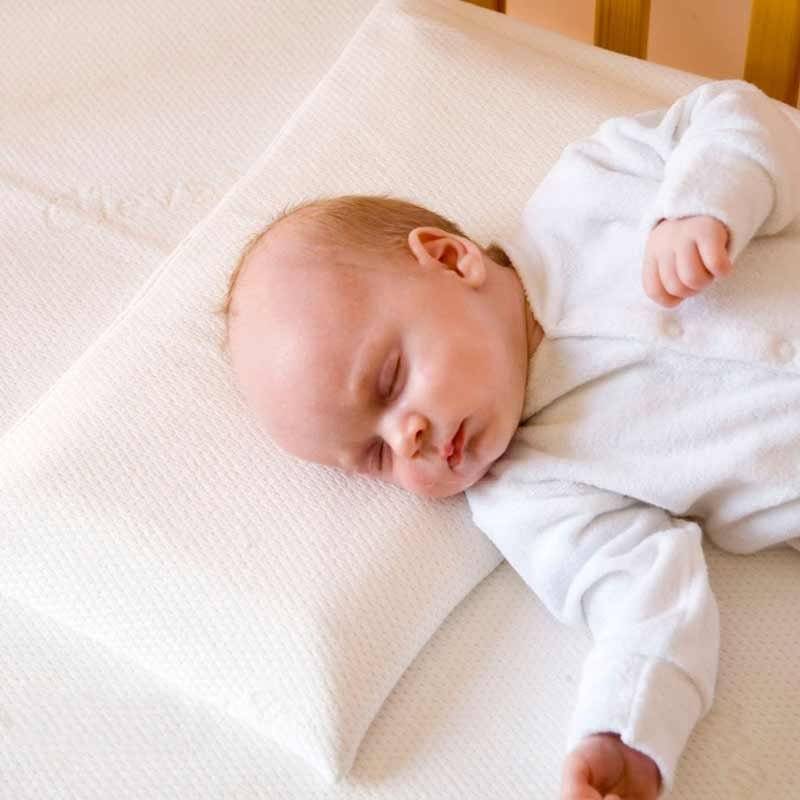 С какого возраста нужна ребенку подушка для сна
