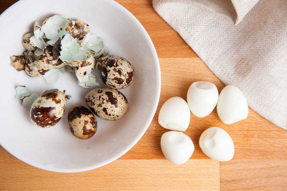 Какие яйца лучше есть при грудном вскармливании: куриные или перепелиные?
