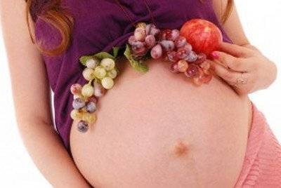 Виноград при беременности: польза и вред, как правильно употреблять