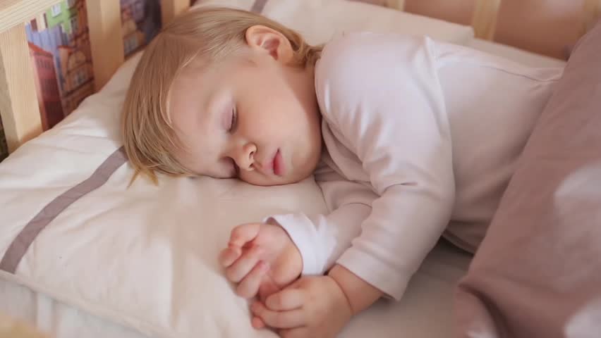 Что делать, если ребенок не хочет спать днем в 2-3 года