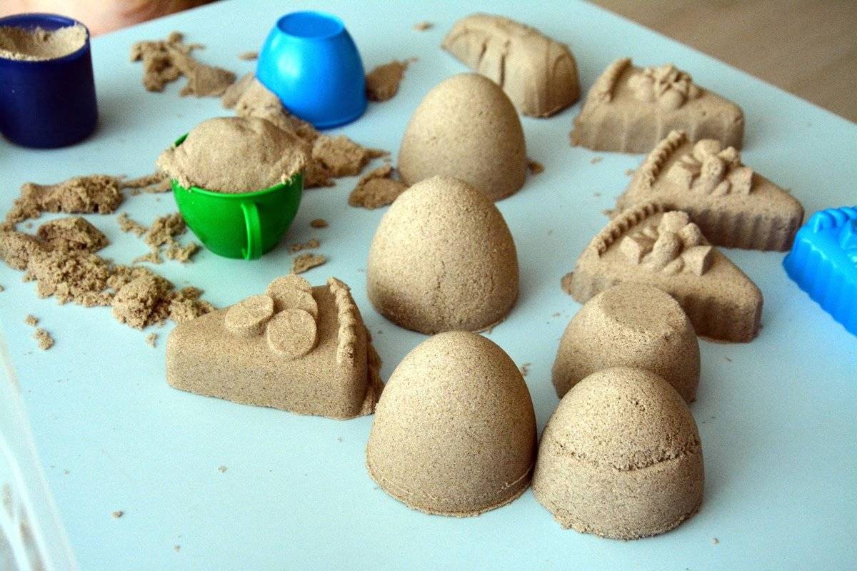 Кинетический песок — забавная основа для детского творчества: 10 игр с песком, изготовление дома, видео