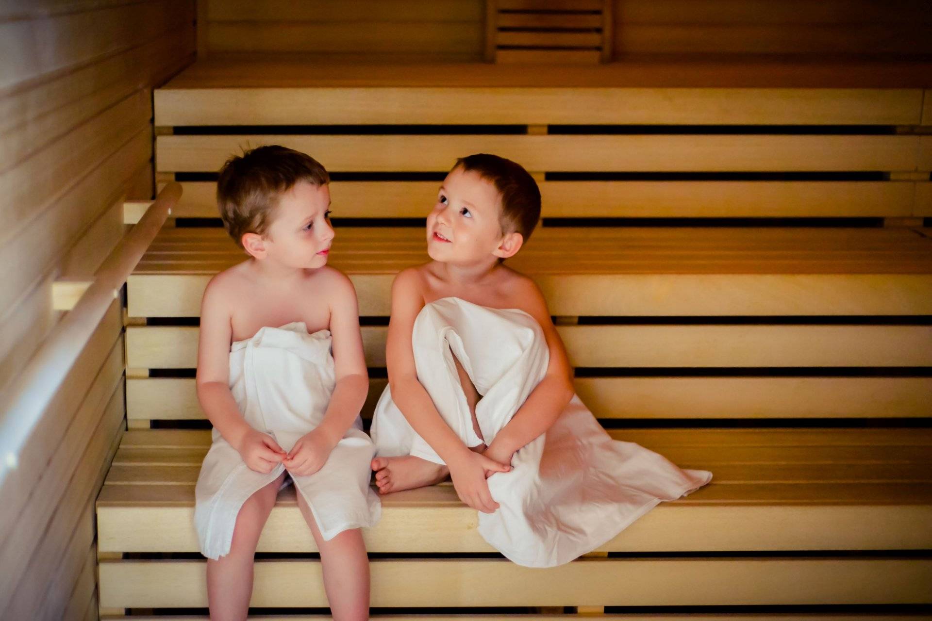 Дети в бане - с какого возраста, и можно ли парить ребенка