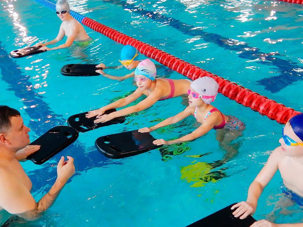 Грудничковое плавание на каширском шоссе - студия раннего плавания kidswim -фитнес-клуб миллениум
