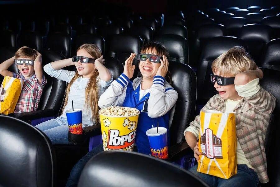 С какого возраста можно брать ребенка в кино