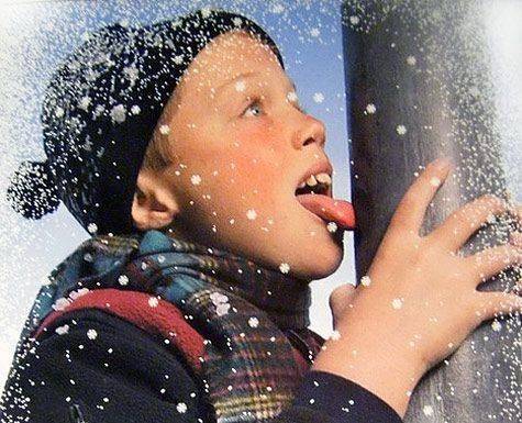Прилип язык к металлу зимой у ребёнка: 5 способов срочной помощи, если лизнул железо на морозе