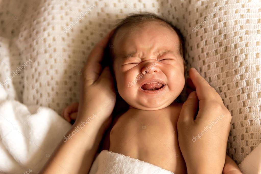 Ребенок сильно кричит, орет днем. как лечить синдром жиль де ля туретта?