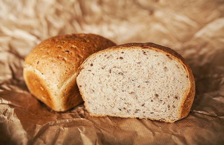 Хлеб при грудном вскармливании: какой и сколько можно