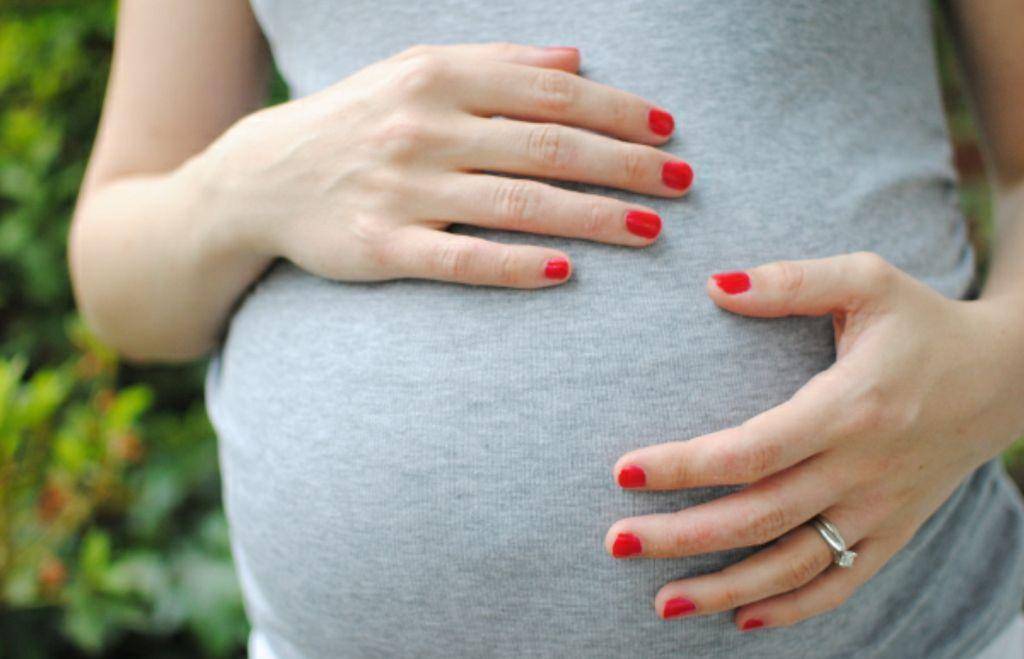 Маникюр и педикюр при беременности - что можно и чего нельзя