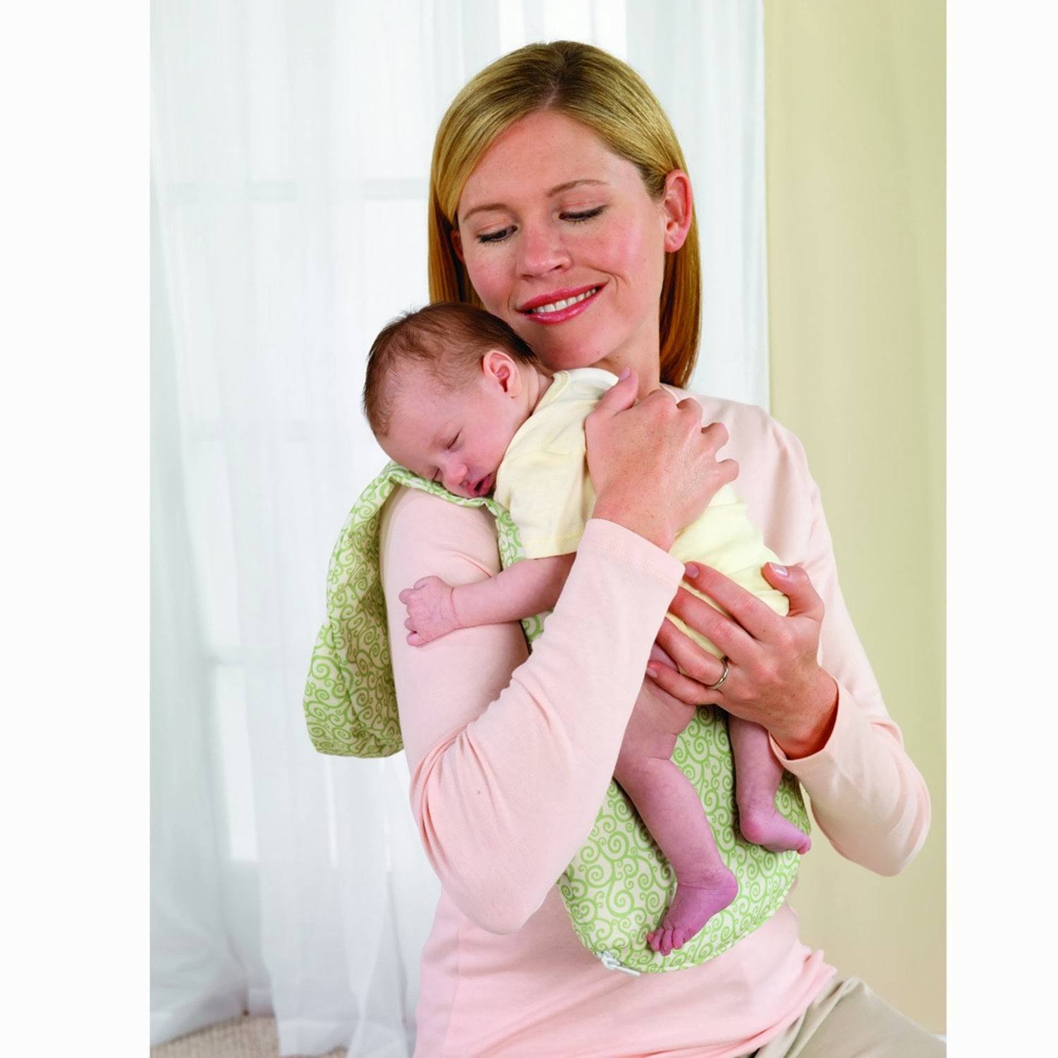 Как правильно носить новорожденного столбиком после кормления комаровский