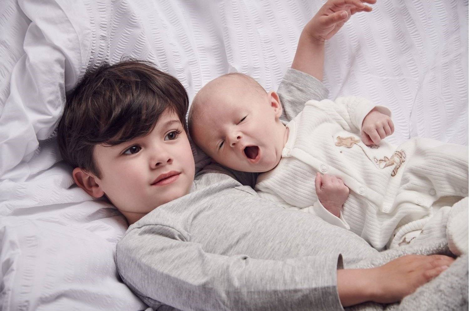 Как отучить грудного ребенка от укачивания на руках перед сном: 5 способов уложить грудничка засыпать самостоятельно
