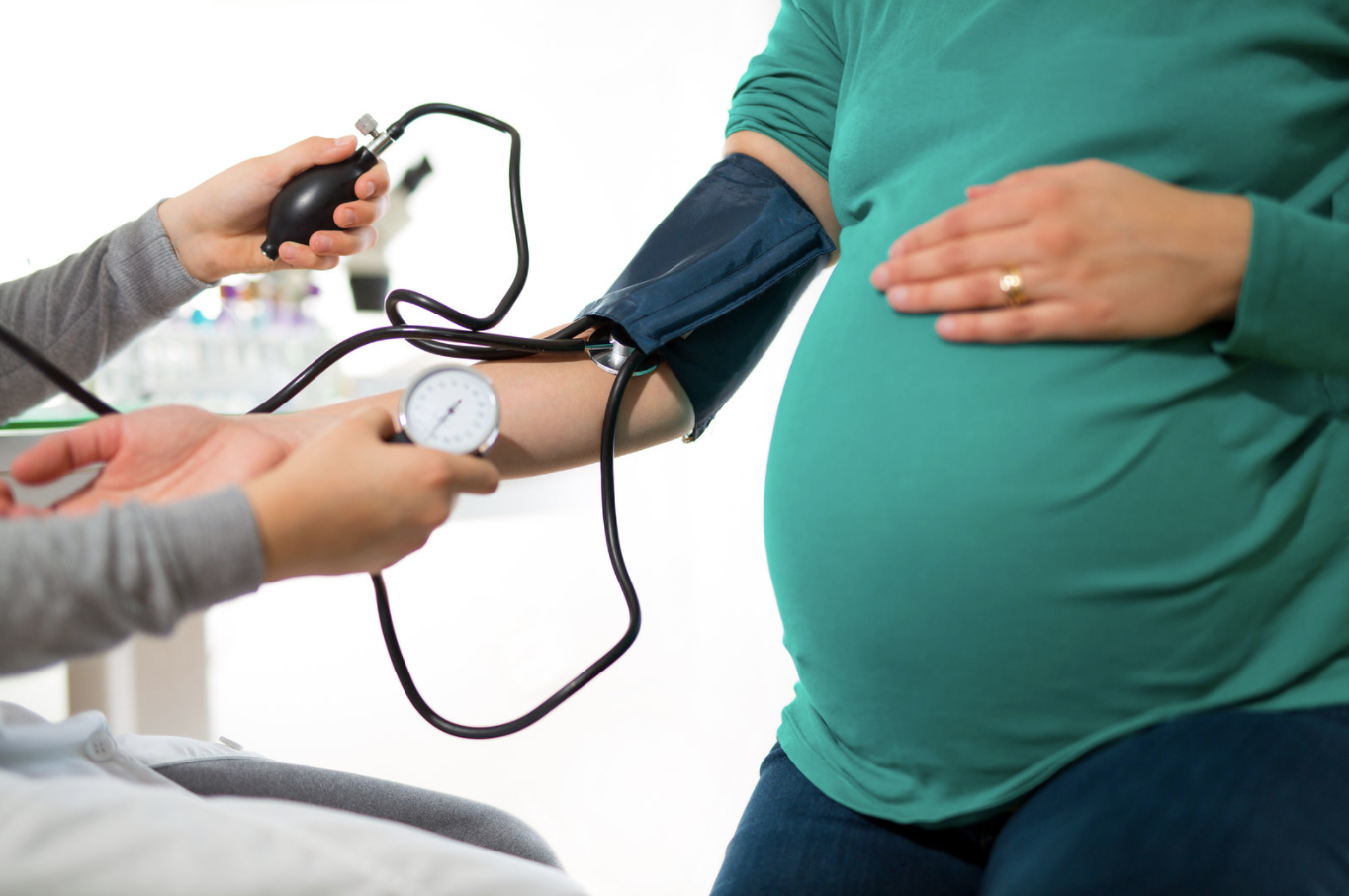 Таблетки от давления при беременности: список безопасных препаратов, что можно принять
