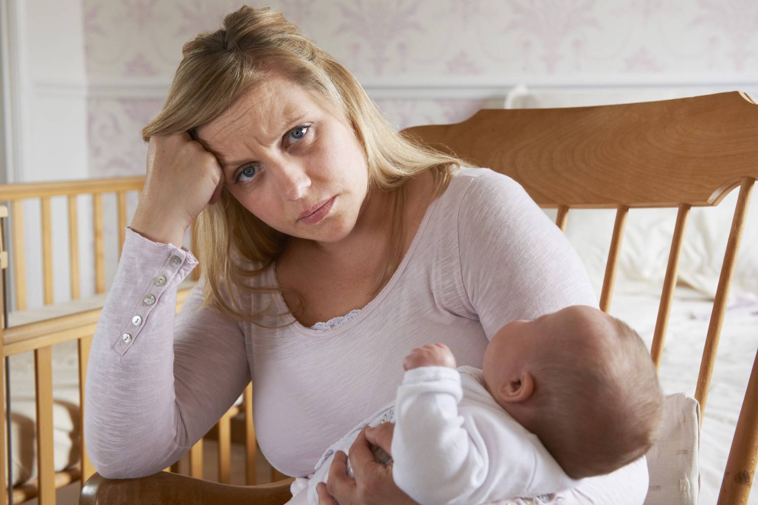 Мама-психолог: 7 секретов, как справиться с первенцем и не сойти с ума