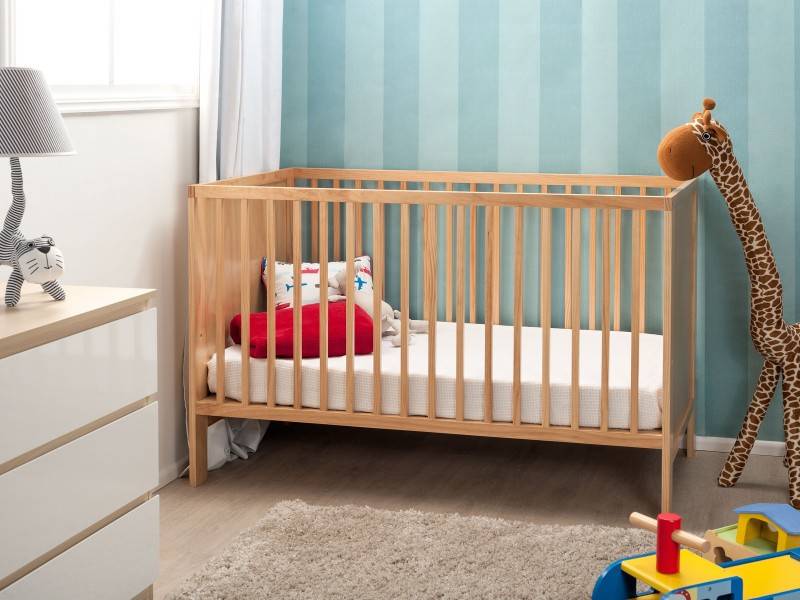 Как выбрать детскую кроватку для новорожденного: все опции