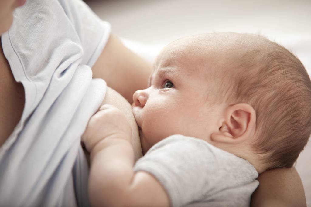 Почему новорожденный плачет – причины плача младенца, что делать