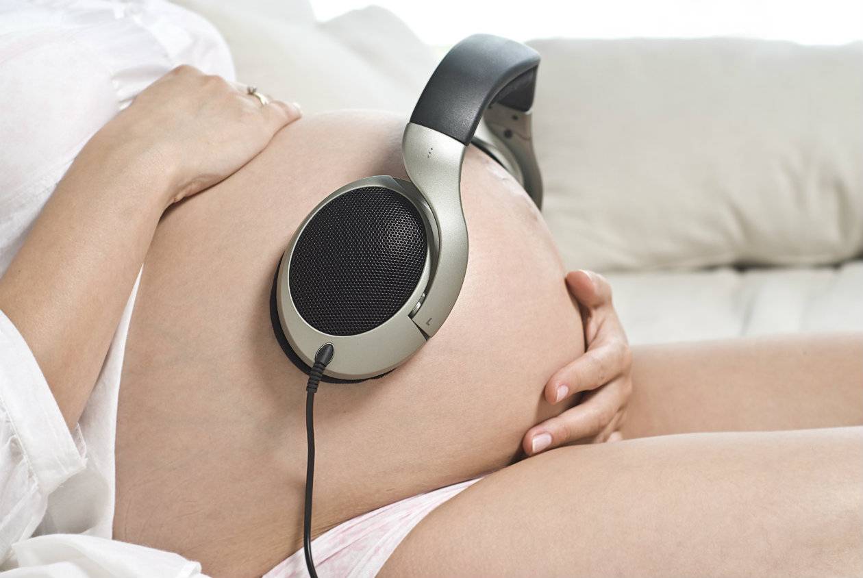 Громкая музыка при беременности: влияние на плод частоты колеба...