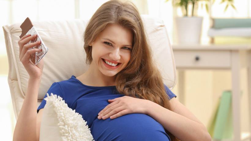 Шоколад при беременности и грудном вскармливании: польза или вред?