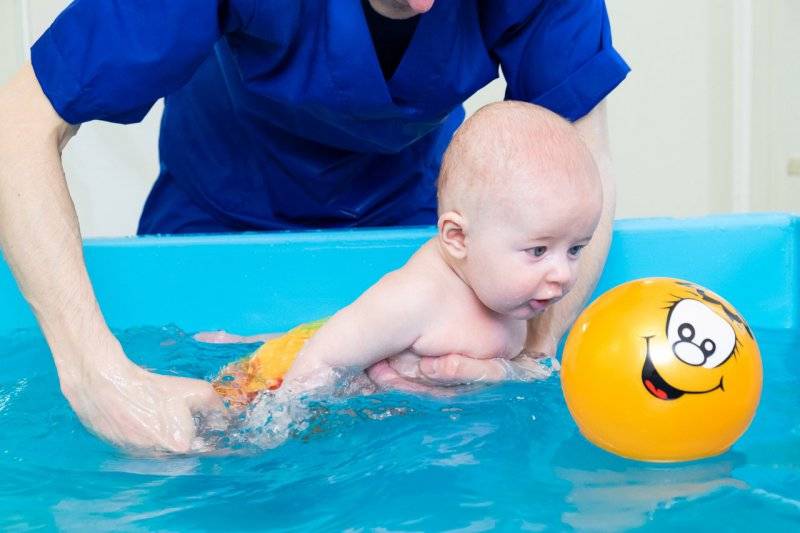Лучший подарок для вашего малыша - аква-доктор плавание