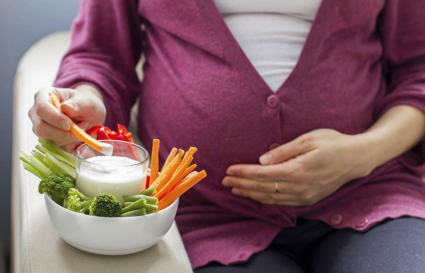 Морковь во время беременности: польза и вред овоща для организма