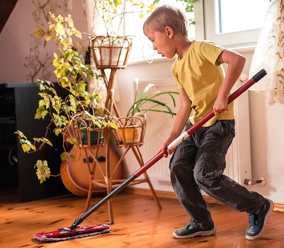 Как приучить ребенка к домашним обязанностям