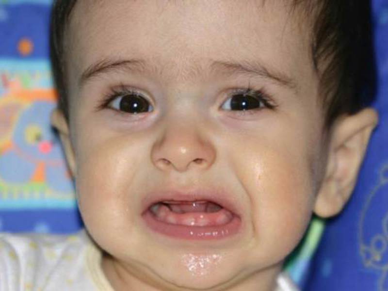 Прорезывание зубов у детей: сроки и последовательность прорезывания временных и постоянных зубов, патологии процесса. признаки того, что у младенца режутся зубы.