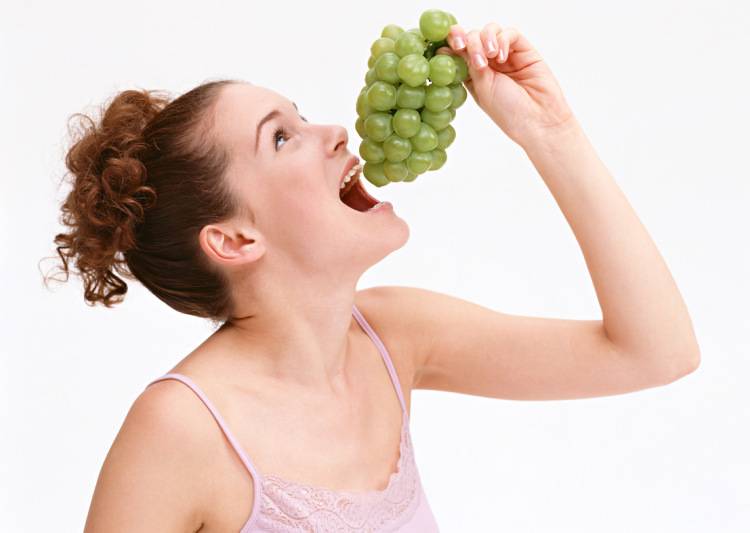 Можно ли виноград и его сок при беременности, в каких количествах, польза и вред продукта для беременных, противопоказания