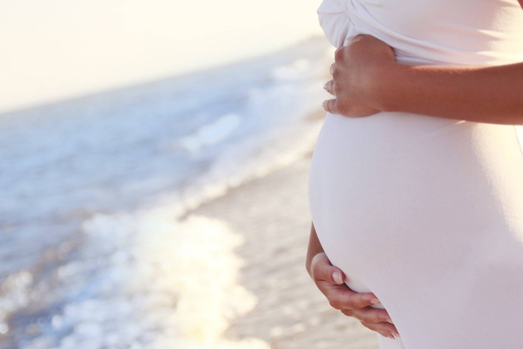Депиляция во время беременности: можно ли?