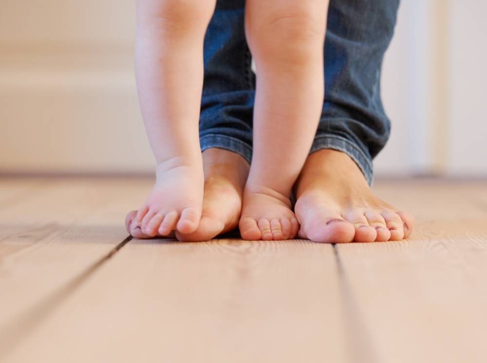Как научить ребенка ходить самостоятельно и без поддержки - agulife.ru