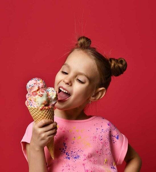 С какого возраста можно давать ребенку мороженое: со скольки лет давать домашнее мороженое, рецепт и мнение комаровского