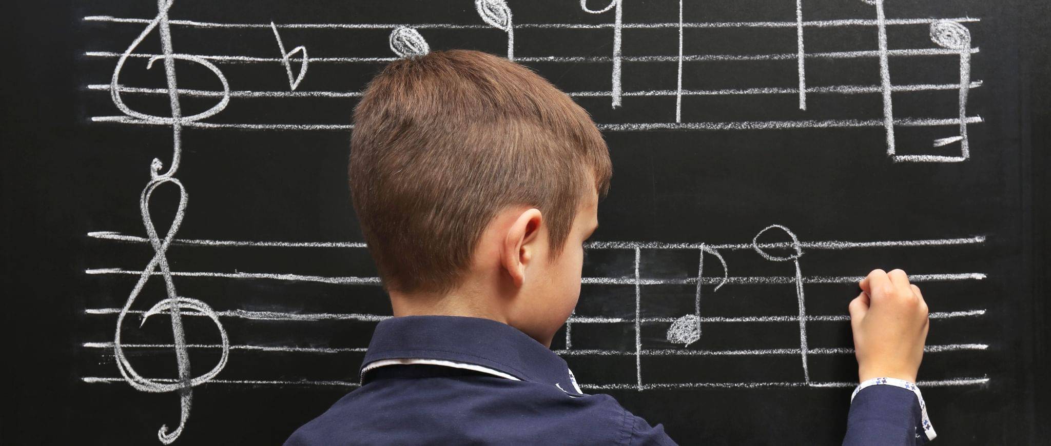 Дополнительное образование: стоит ли "проблемным" детям обучаться музыке?