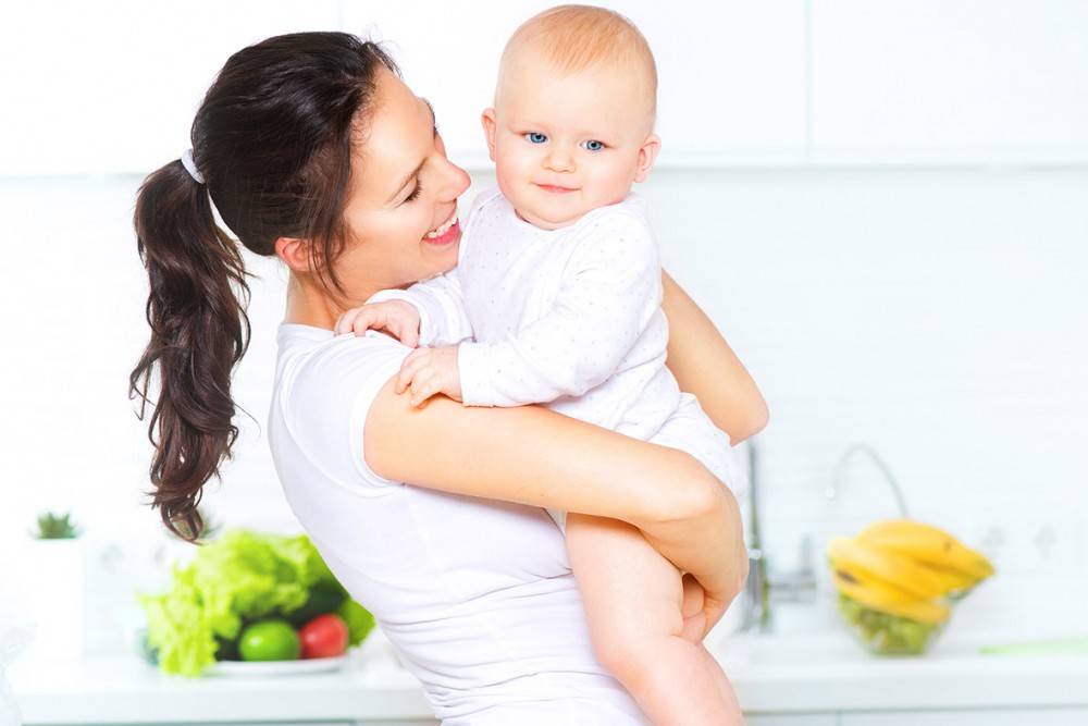 Клюква при грудном вскармливании: можно ли употреблять кормящей маме в первый и второй месяц
