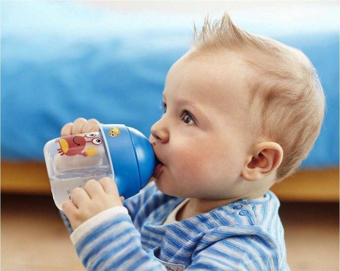 «прощай, бутылочка», или как научить ребенка пить из кружки?