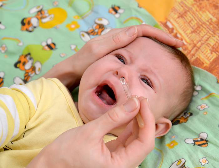 Как лечить насморк у новорожденного
