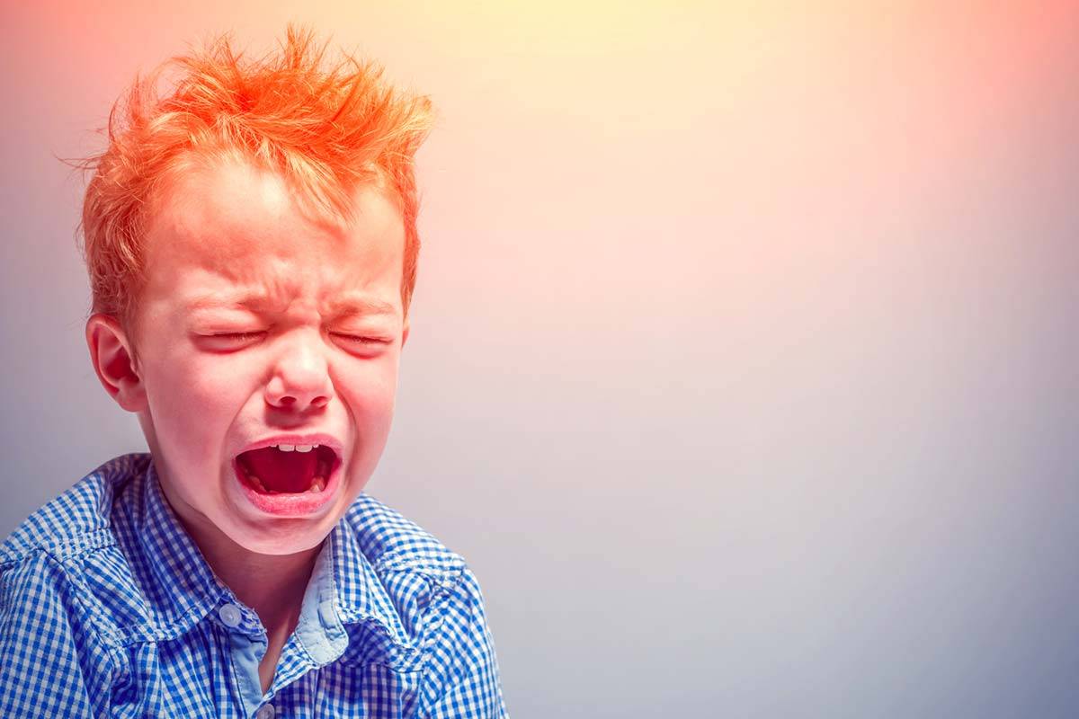Детские истерики: как успокоить ребенка во время истерики, мнение специалиста