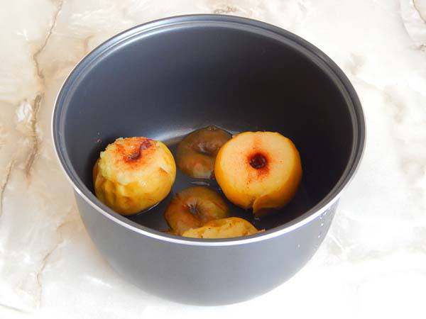 Запеченные яблоки в мультиварке - 7 пошаговых рецептов с фото