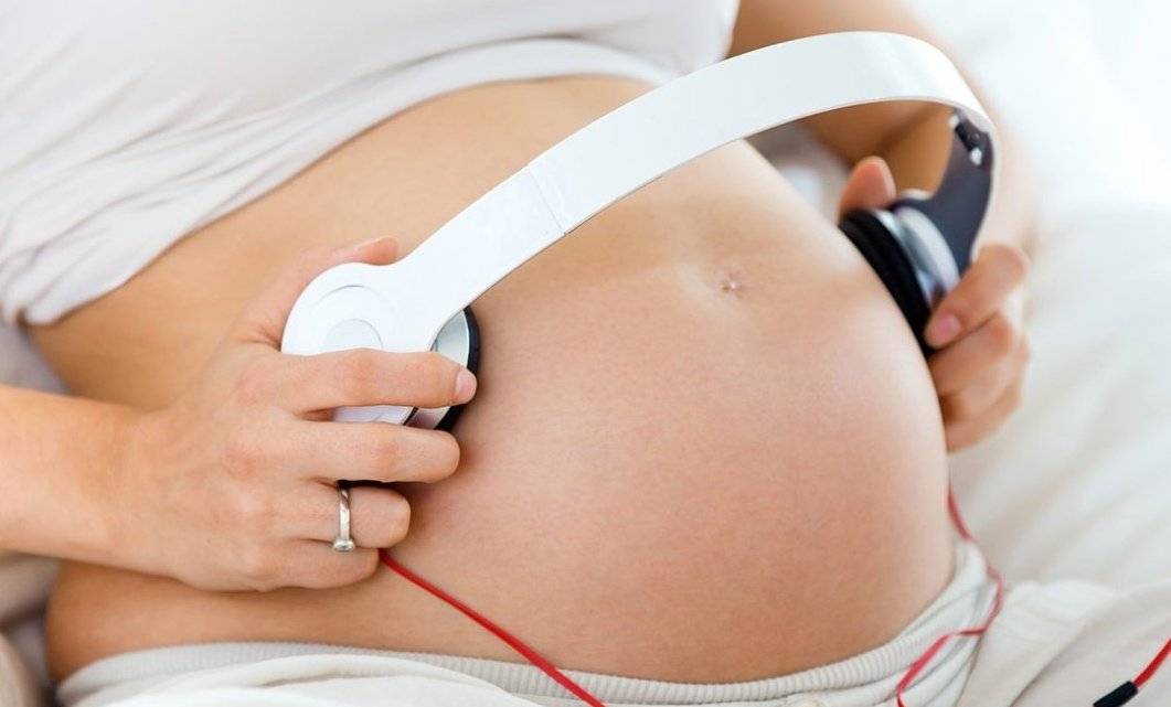 Музыка для беременных: как долго и какую композицию можно слушать для успокоения, а когда классическая мелодия поможет ребенку проснуться