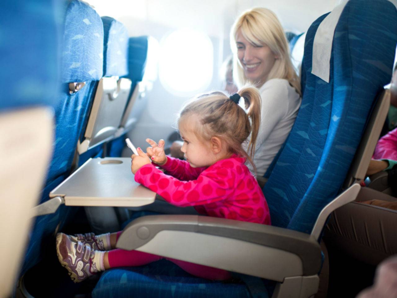 Перелет с ребенком, чем занять ребенка в самолете