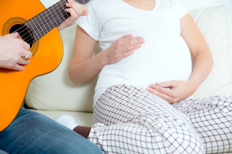 Музыка для беременных для развития малыша: какую нужно слушать и как она влияет на беременность, и малышей в животике.