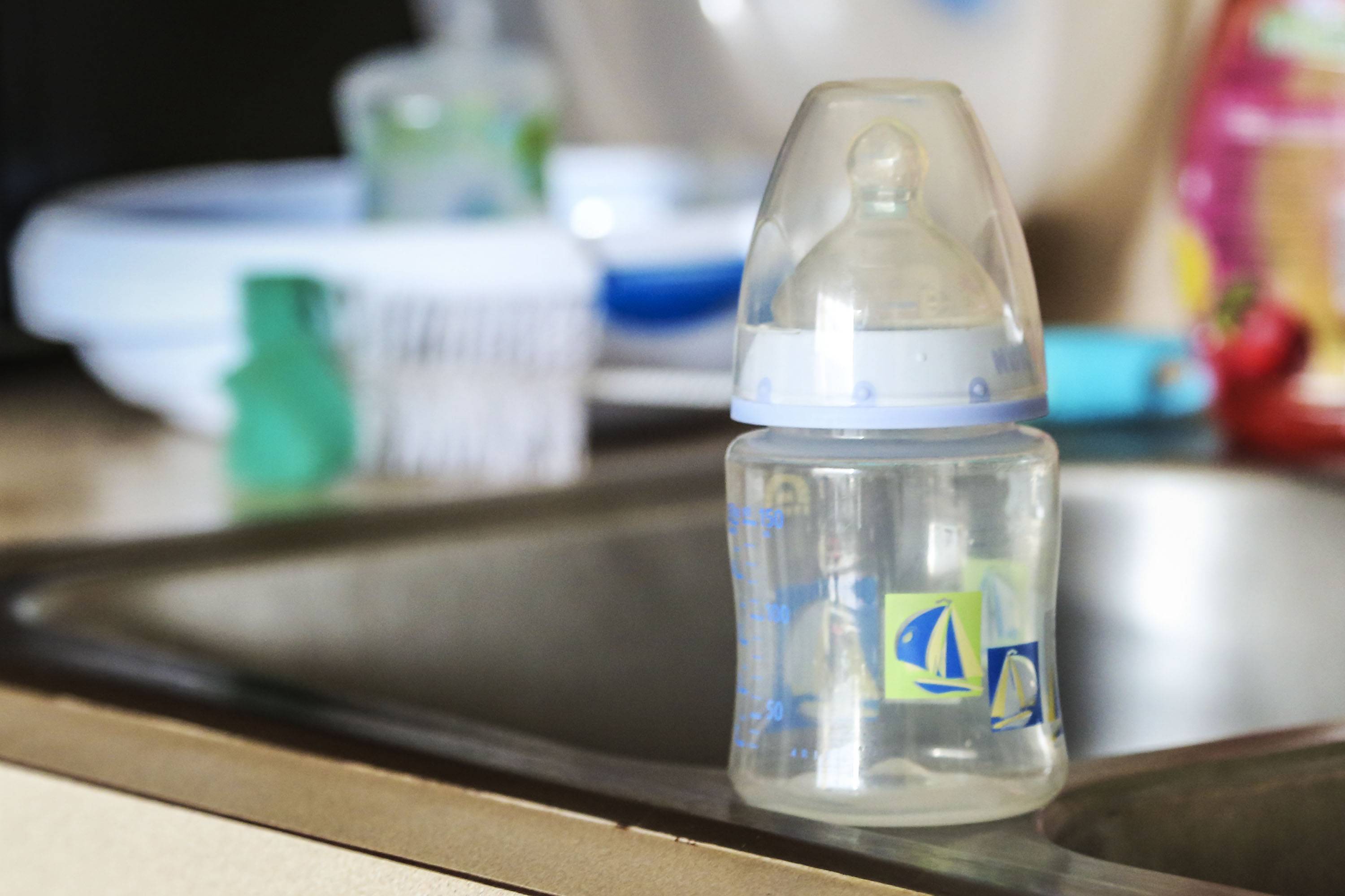 Можно ли детские бутылочки стерилизовать в микроволновке