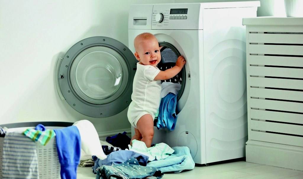 Чем лучше постирать детские вещи для новорожденного в стиральной машине