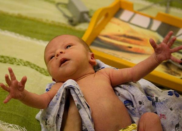 Ослабление глотательного или сосательного рефлекса у младенца: проявление, причины, профилактика