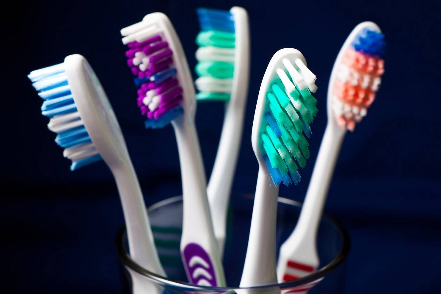 Как выбрать зубную щетку для ребенка - блог денталюкс