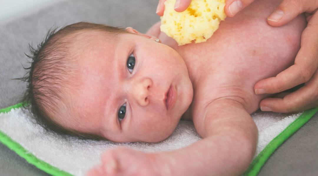 Жировики у новорожденных: что делать и как избавиться