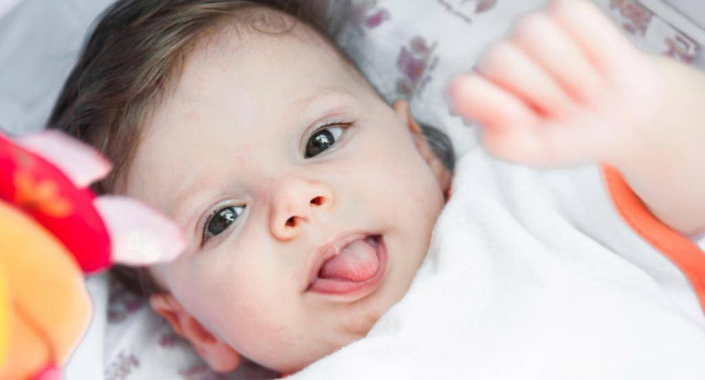 6 способов для родителей превратить гуление и агуканье младенца в речь