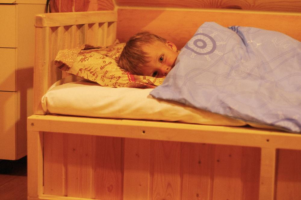 Как правильно укладывать годовалого ребёнка спать без слез и укачиваний – важные советы опытных мам
